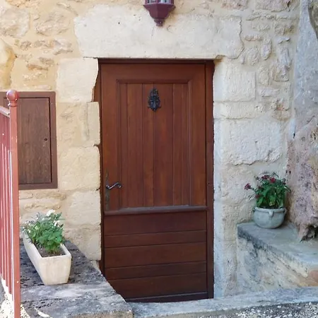 Holiday home Charmante Maison Troglodyte Vitrac (Dordogne)